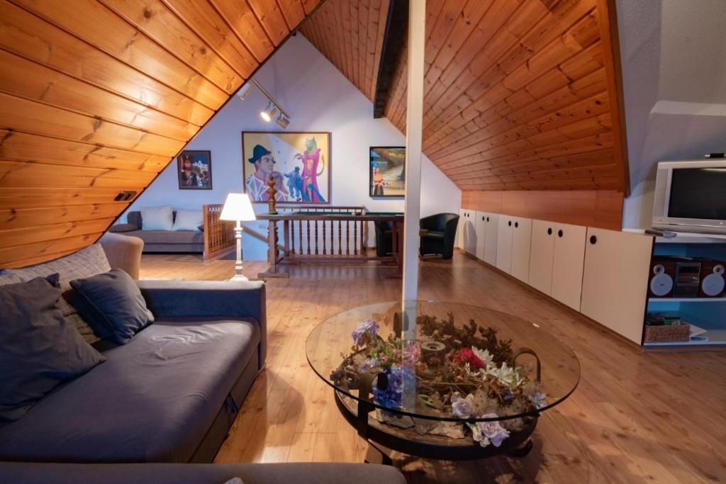 וינטריך Ferienhaus Haus Am Puetz מראה חיצוני תמונה